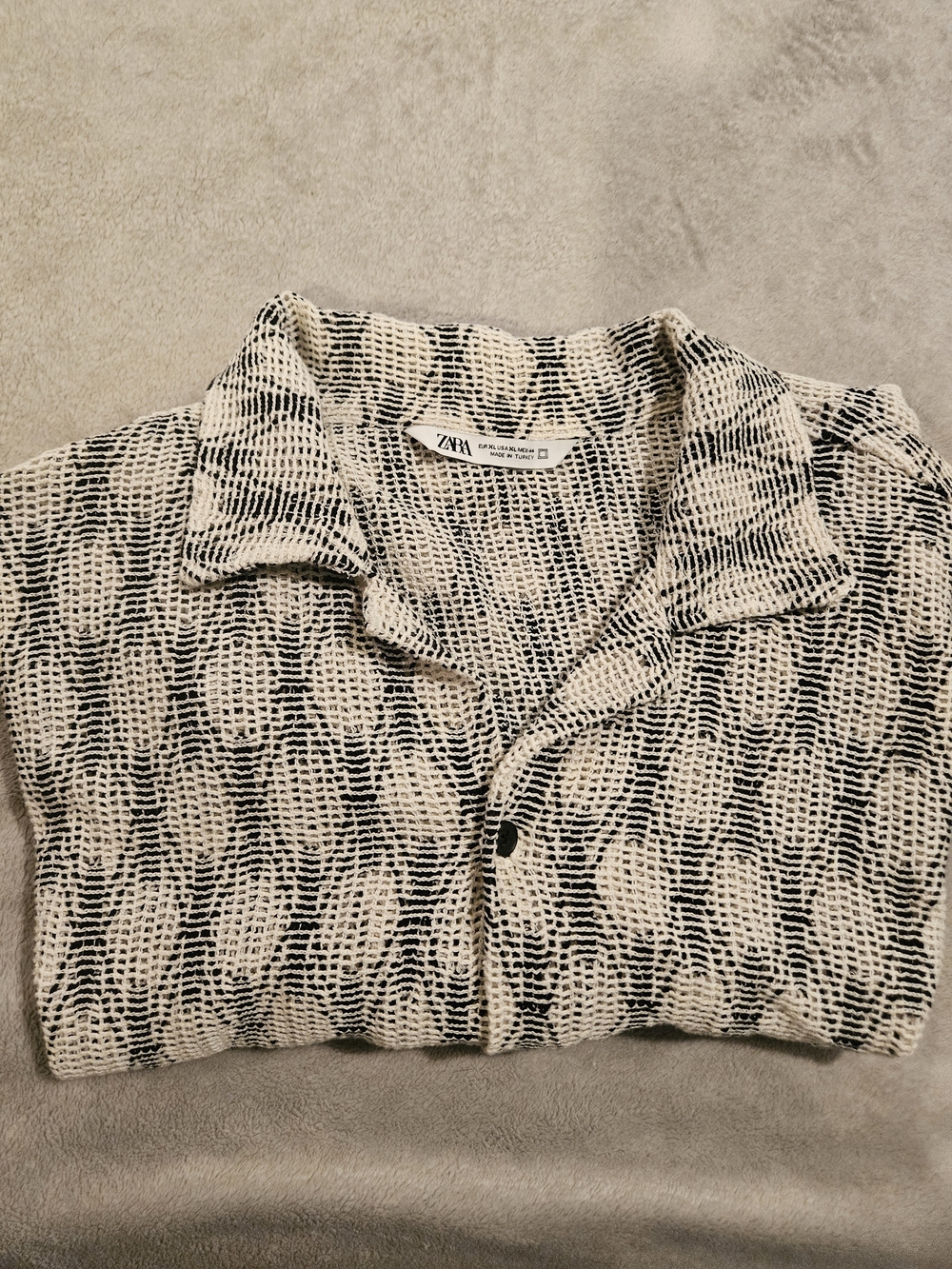 Like New! Zara Men XL Open Knit Mesh Geometric Button Down Shirt Cream Black